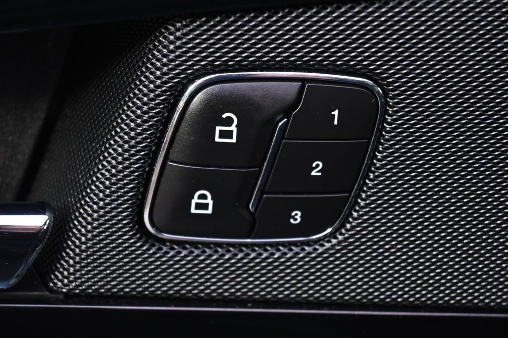 Certified Used 2023 Blue Lincoln Reserve image 23