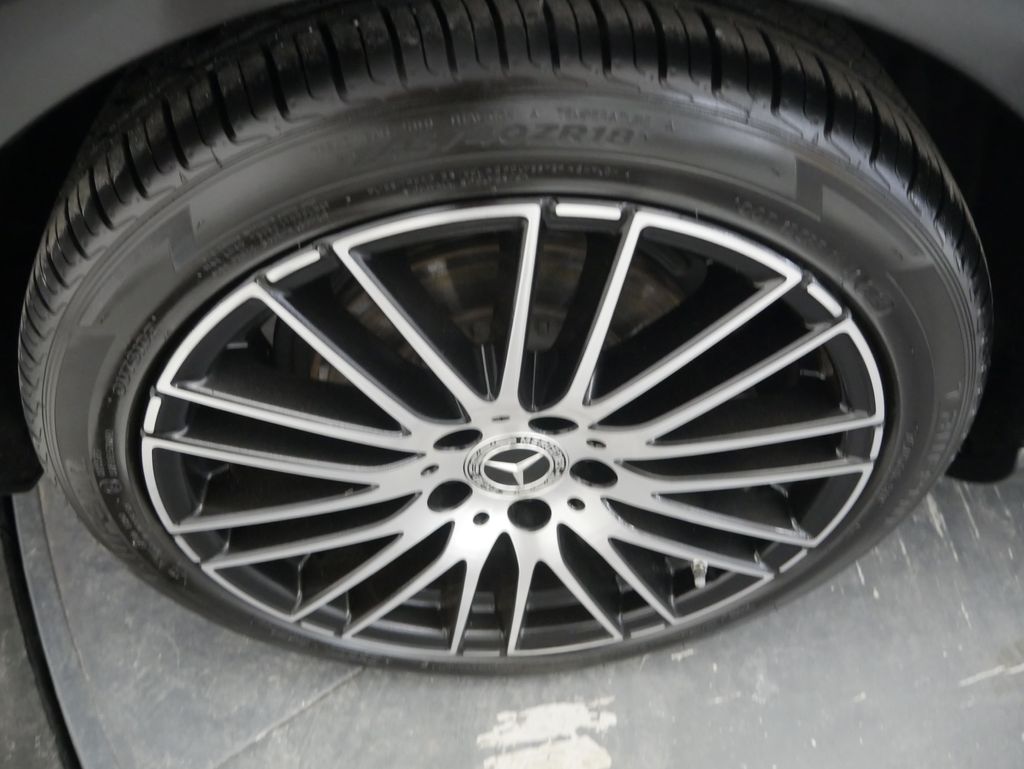 Thumbnail: 2023 Mercedes-Benz C-Class - 14