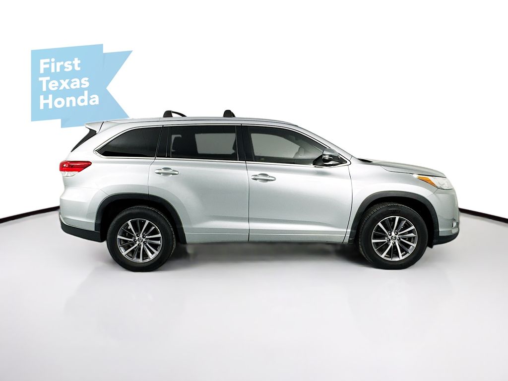Used Car 2018 Toyota Highlander  Xle For Sale Under $25,000 In Austin, Texas