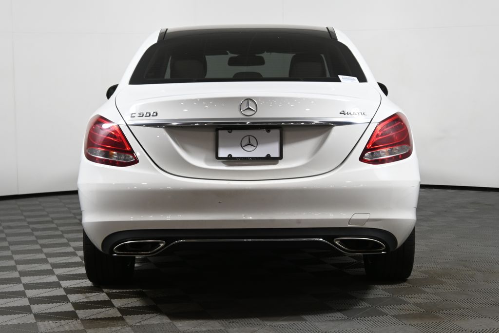 Thumbnail: 2015 Mercedes-Benz C-Class - 9