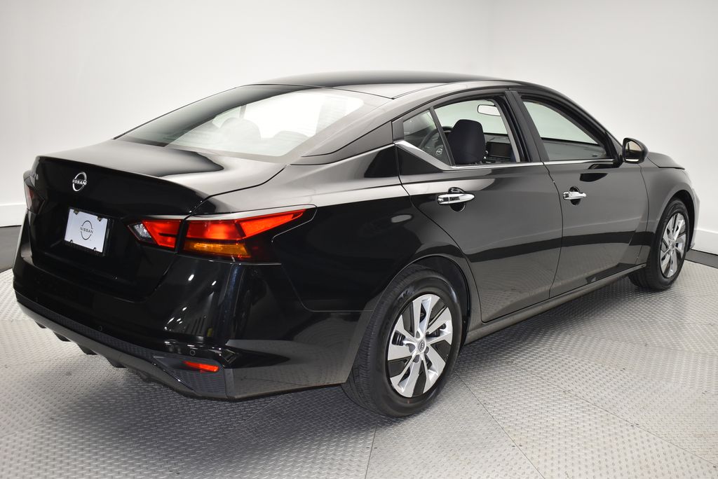 Thumbnail: 2024 Nissan Altima - 5
