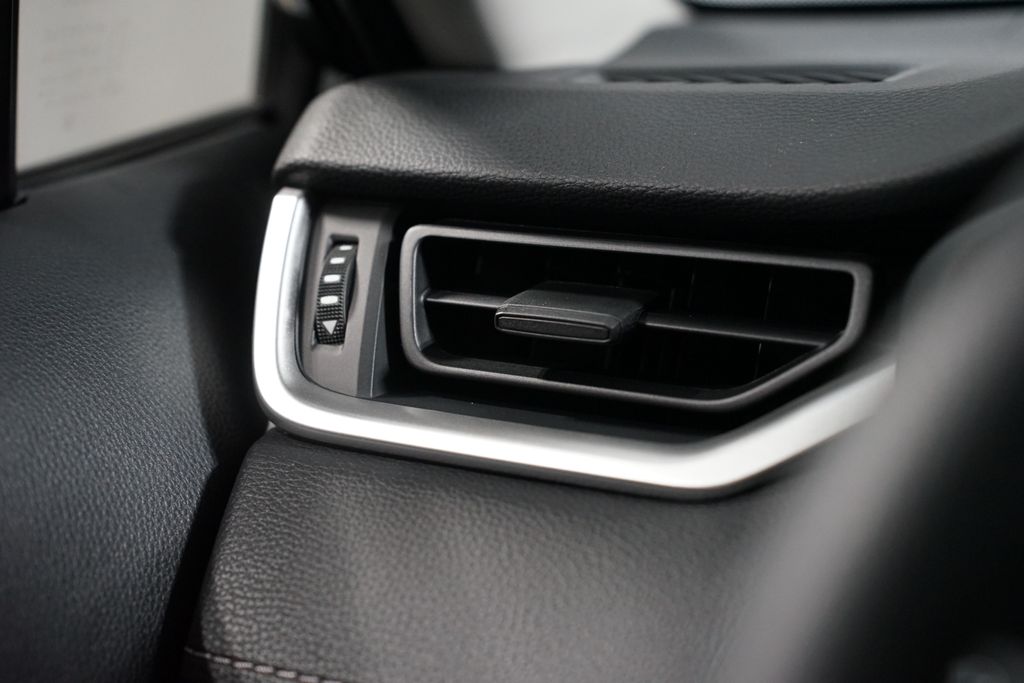 Thumbnail: 2025 Toyota RAV4 - 25