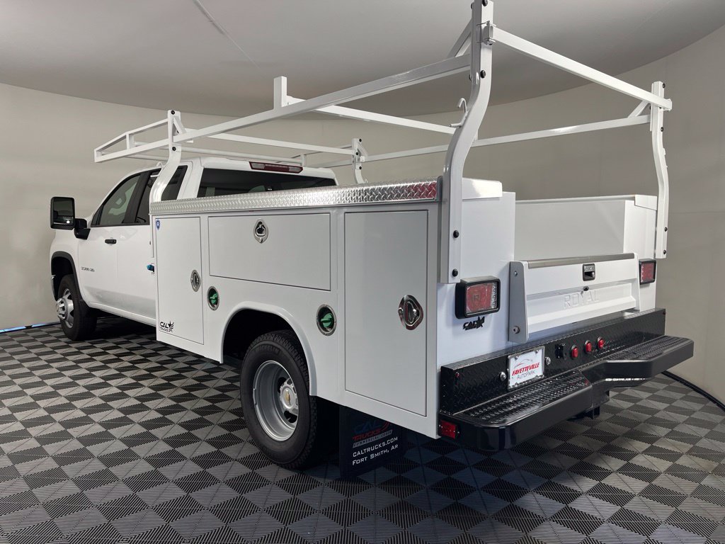 Thumbnail: 2026 Chevrolet Silverado 3500 - 30