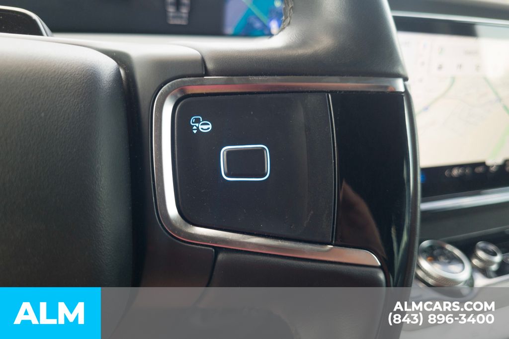 Used 2025 Silver Ford Platinum image 29