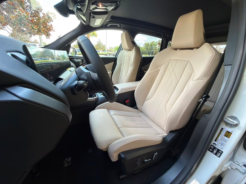 New 2026 White BMW 30 xDrive image 12