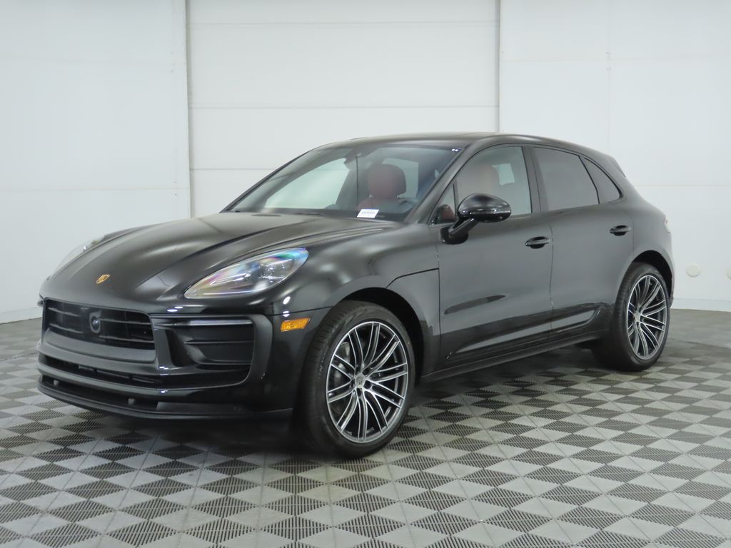 Thumbnail: 2025 Porsche Macan - 1