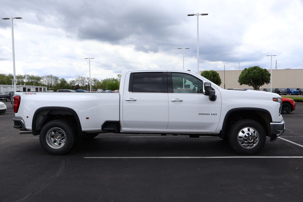 2025 Chevrolet Silverado 3500 LTZ 7