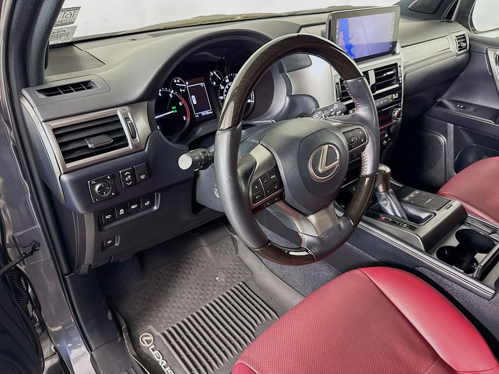 Thumbnail: 2023 Lexus GX - 9