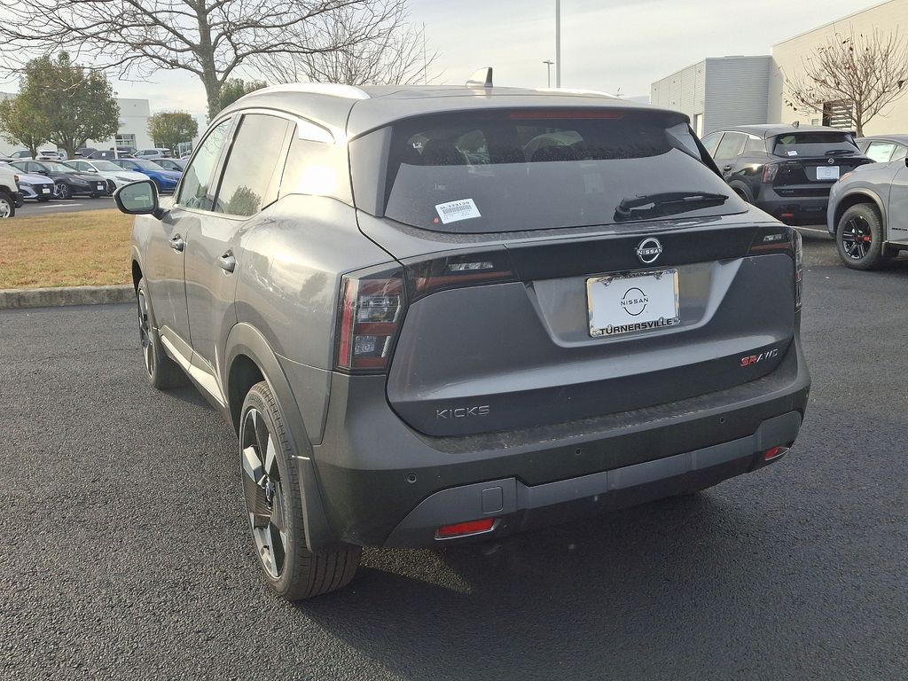 2025 Nissan Kicks SR 3