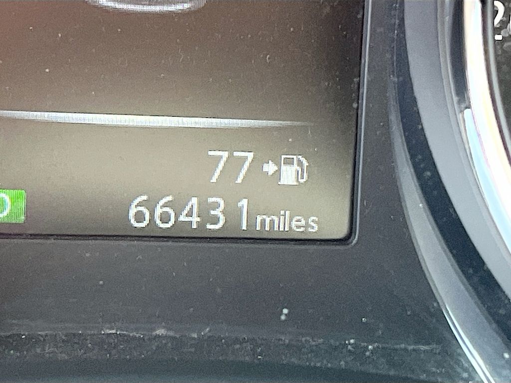 Used 2017 Blue Nissan SL image 12
