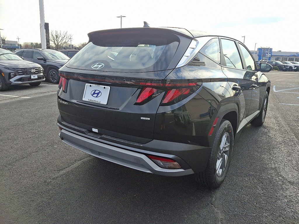 2025 Hyundai Tucson SE 4