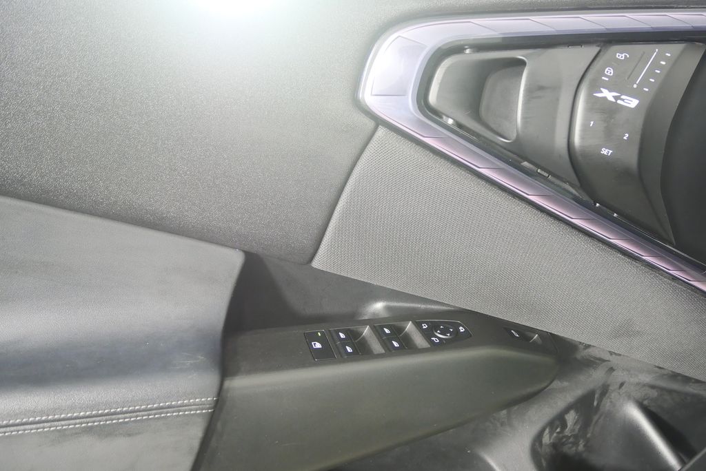 Thumbnail: 2025 BMW X3 - 8