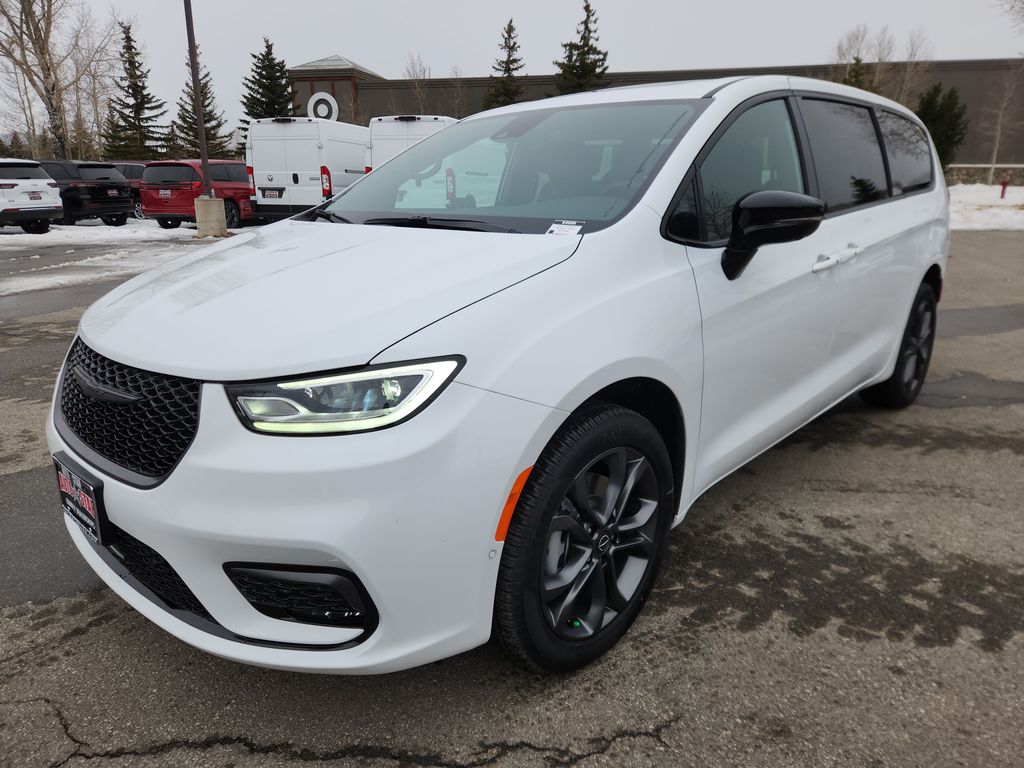 2026 Chrysler Pacifica