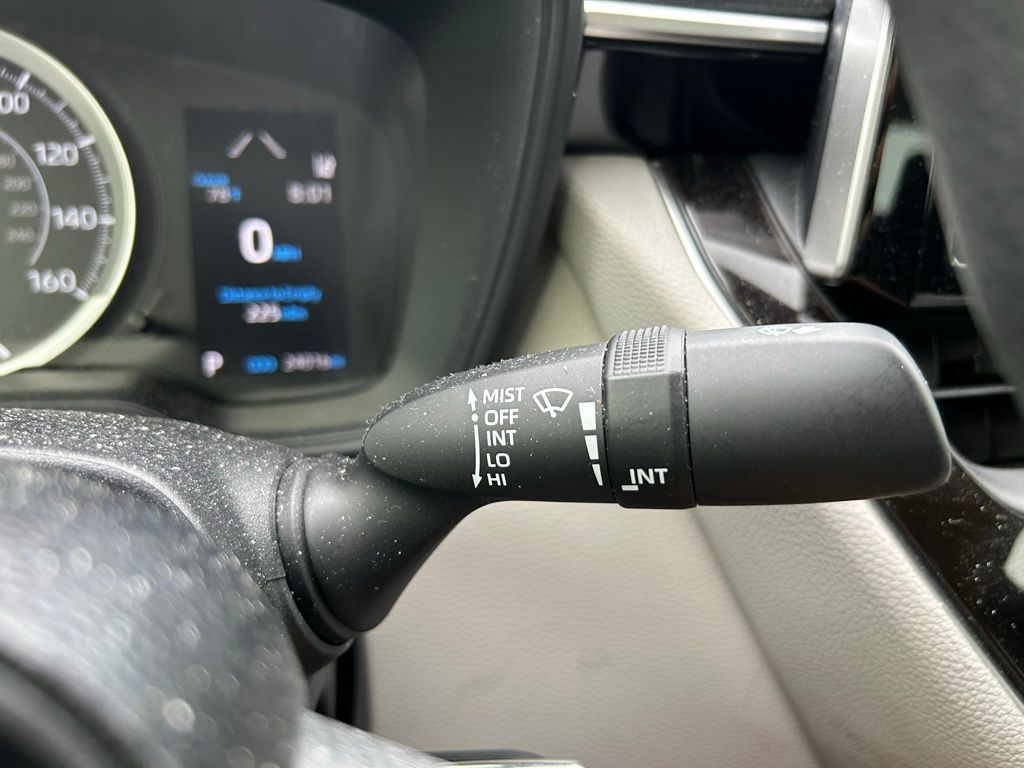 2020 Toyota Corolla LE 23