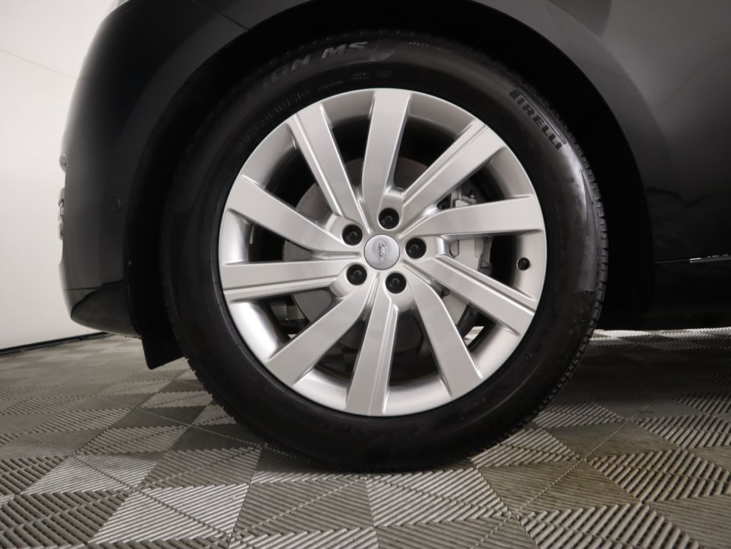 Thumbnail: 2025 Land Rover Range Rover - 31