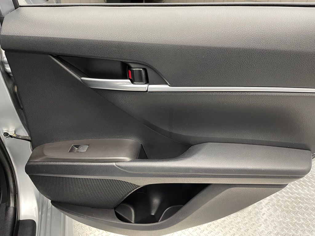 Thumbnail: 2023 Toyota Camry - 32