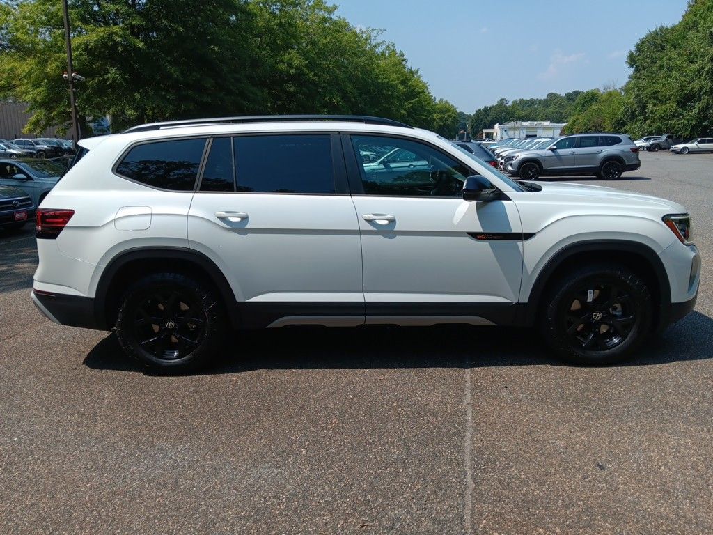 2024 Volkswagen Atlas 2.0T Peak Edition SEL 6