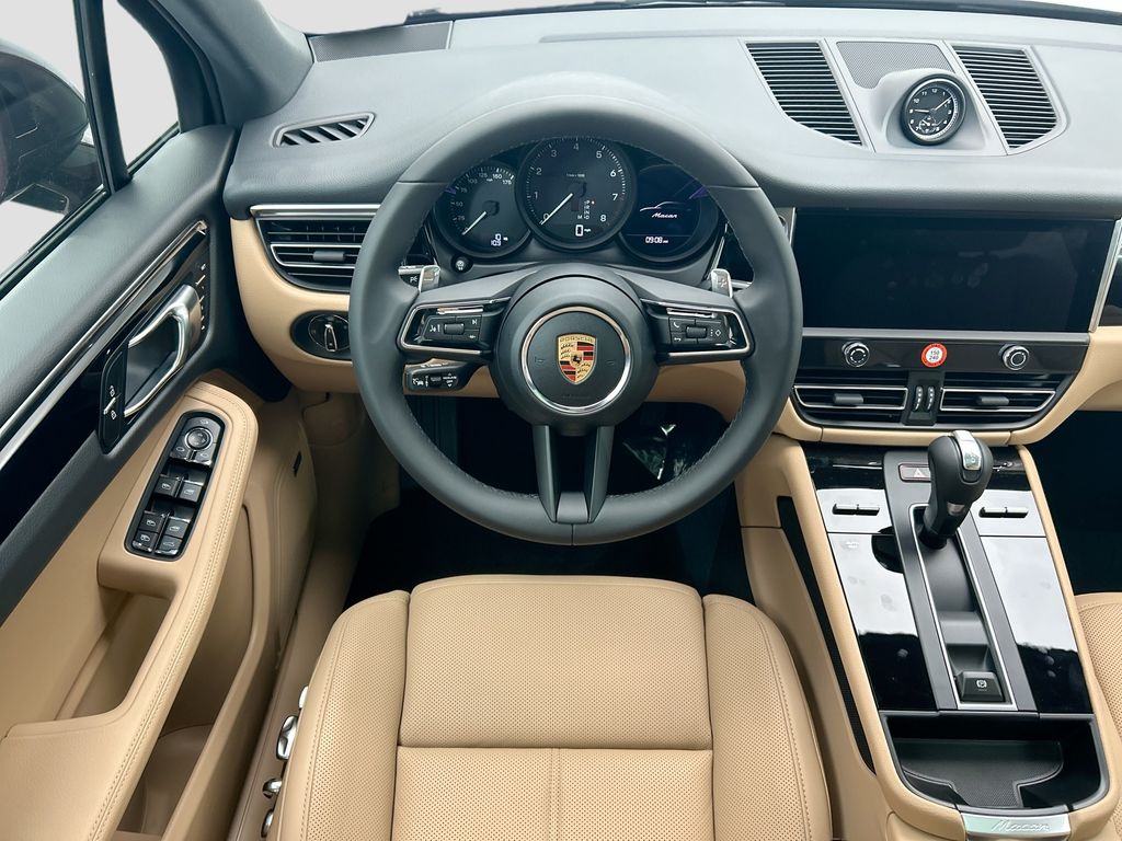 Thumbnail: 2026 Porsche Macan - 13