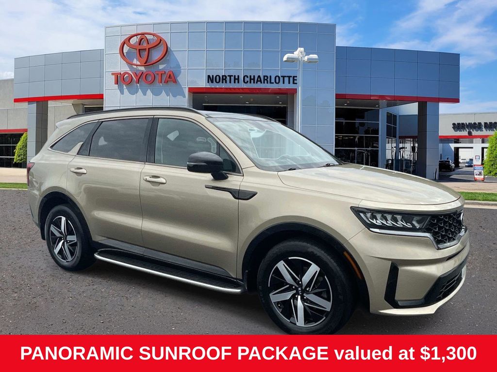 Brown (Crystal Beige) 2021 Kia Sorento S FWD SUV / Crossover Front-Wheel Drive 8-Speed Automatic