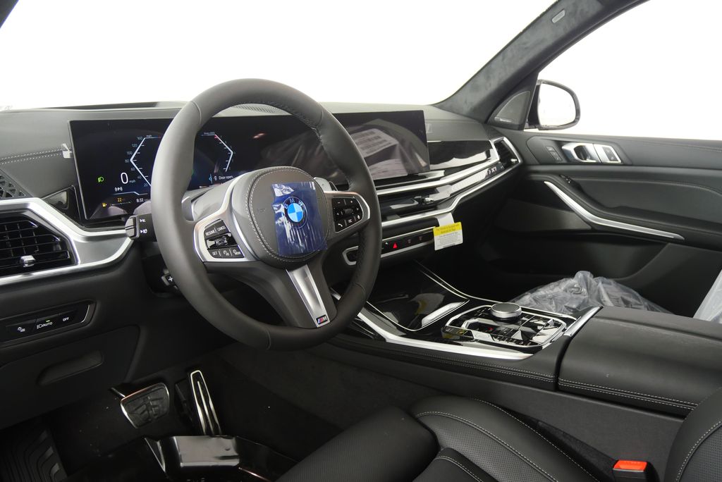 Thumbnail: 2026 BMW X7 - 13
