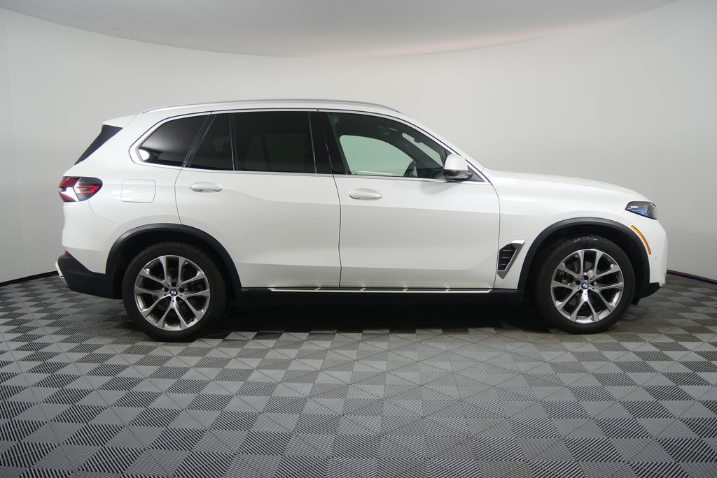 Thumbnail: 2024 BMW X5 - 2