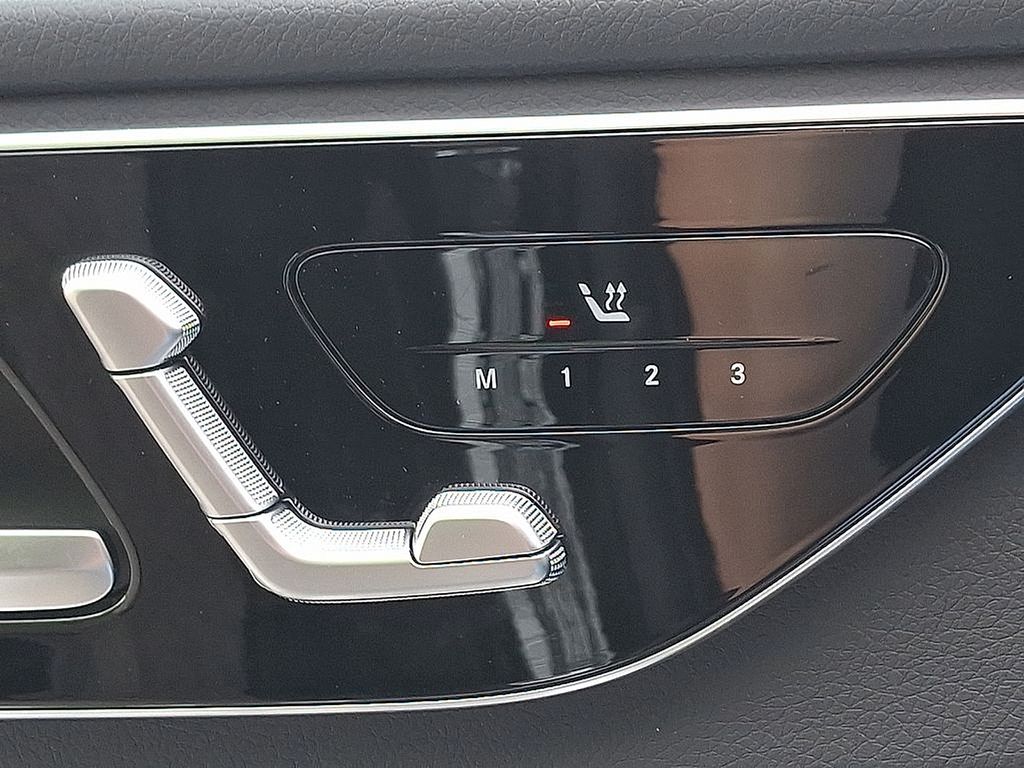 Thumbnail: 2025 Mercedes-Benz C-Class - 19