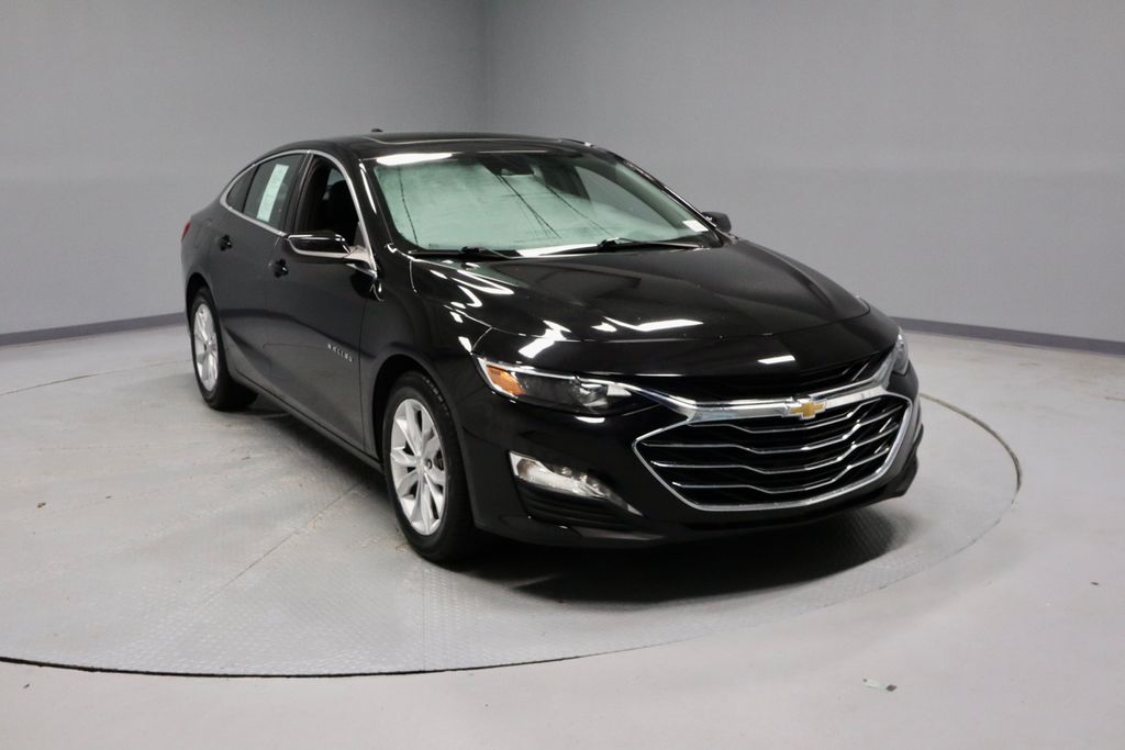 Mosaic Black Metallic 2024 Chevrolet Malibu Sedan Front-Wheel Drive Continuously Variable Transmission