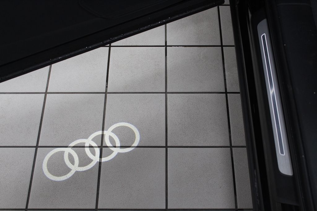 Thumbnail: 2026 Audi Q7 - 15