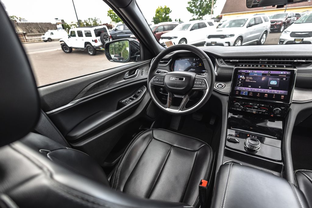 2024 Jeep Grand Cherokee Limited thumbnail 22