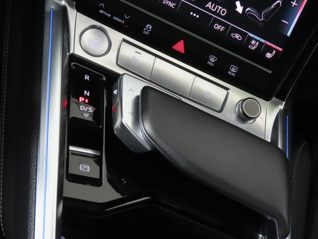 Thumbnail: 2019 Audi e-tron - 21