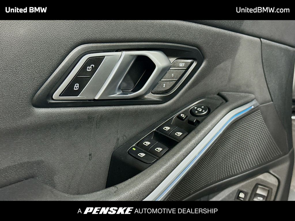 Thumbnail: 2021 BMW 3 Series - 3