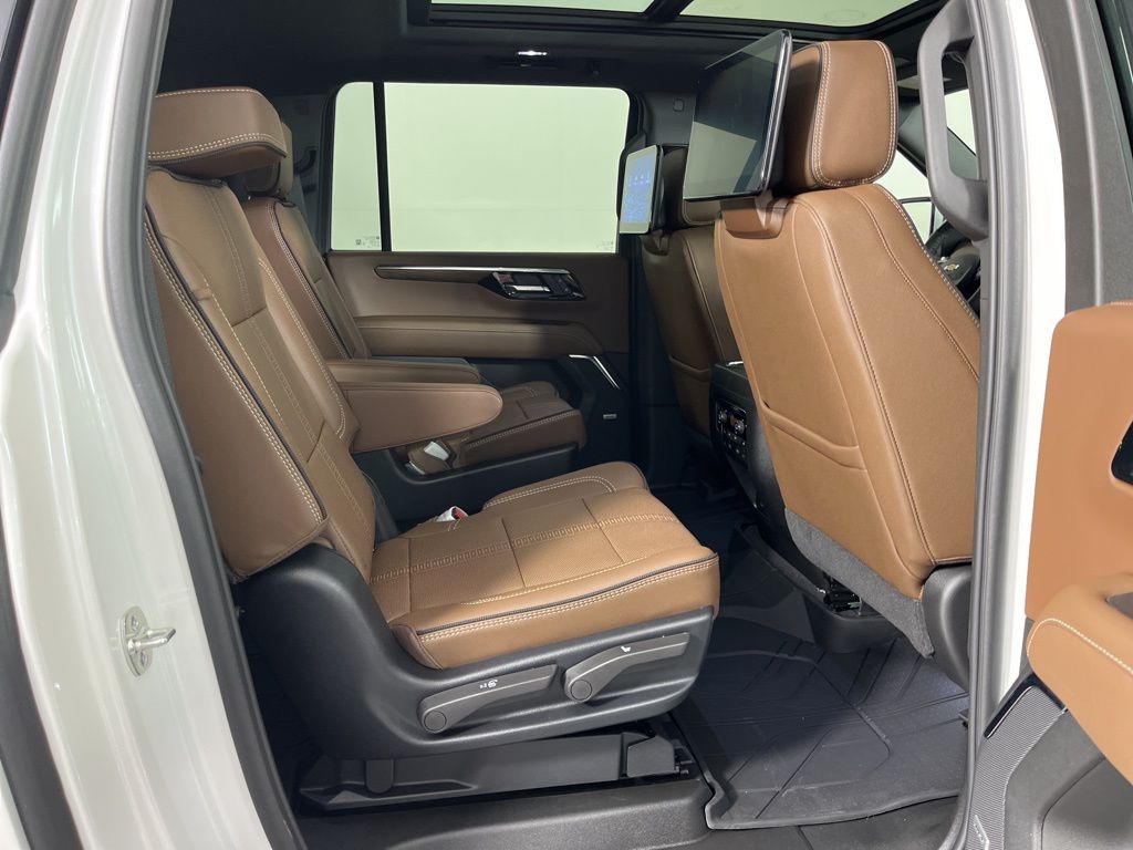 Thumbnail: 2025 Chevrolet Suburban - 12