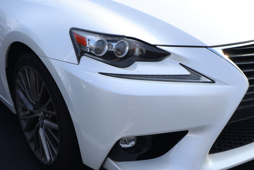 Thumbnail: 2015 Lexus IS - 4