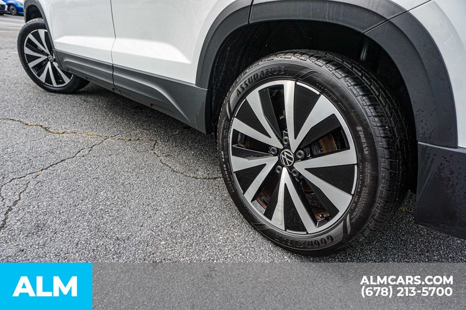 2024 Volkswagen Taos SE - Photo 16