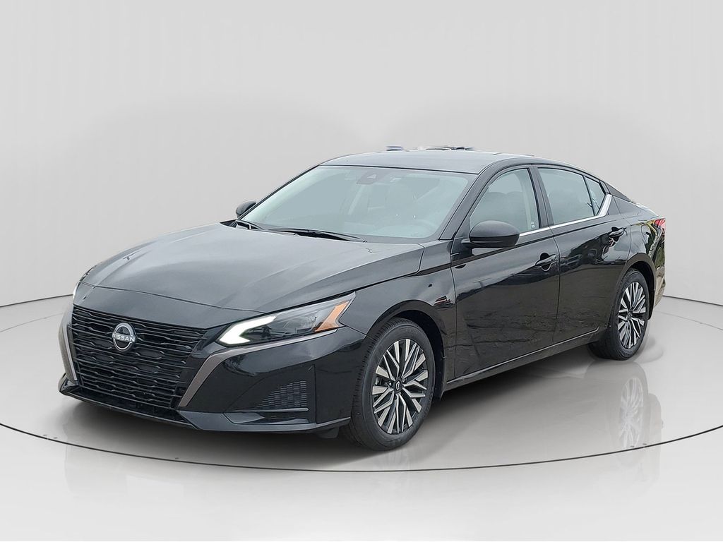 Super Black Clearcoat 2026 Nissan Altima Sedan Front-Wheel Drive Continuously Variable Transmission