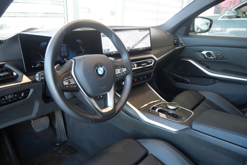 2024 BMW 3 Series 330i 10