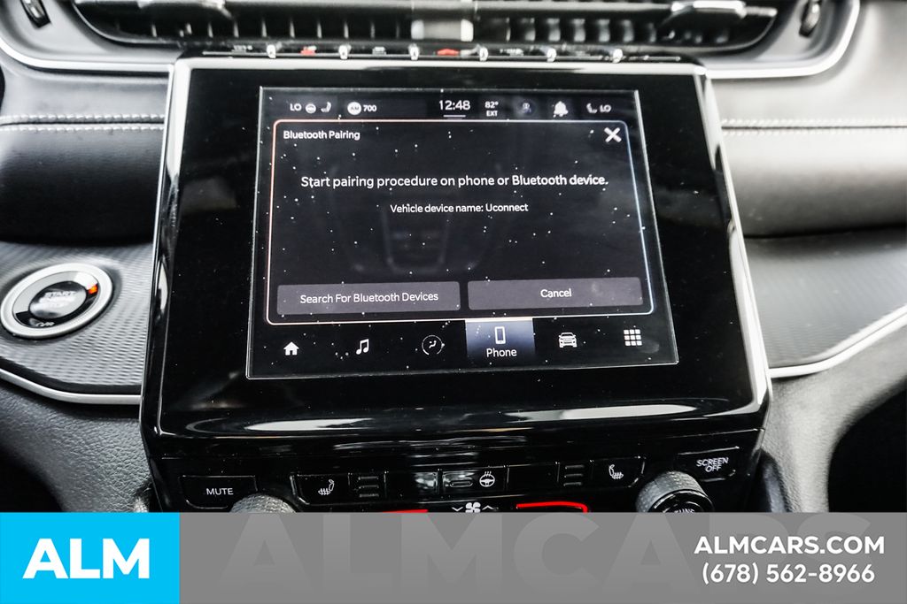 Used 2025 White/off-white Jeep Altitude image 36