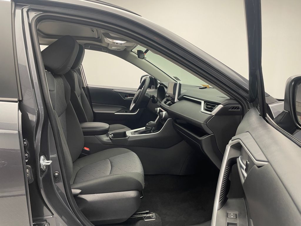 Thumbnail: 2025 Toyota RAV4 - 17