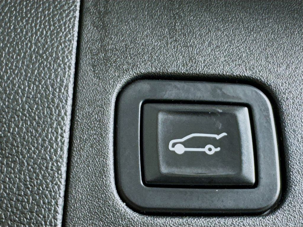 Used Car 2018 Cadillac Xt5  Premium Luxury For Sale Under $20,000 In Austin, Texas