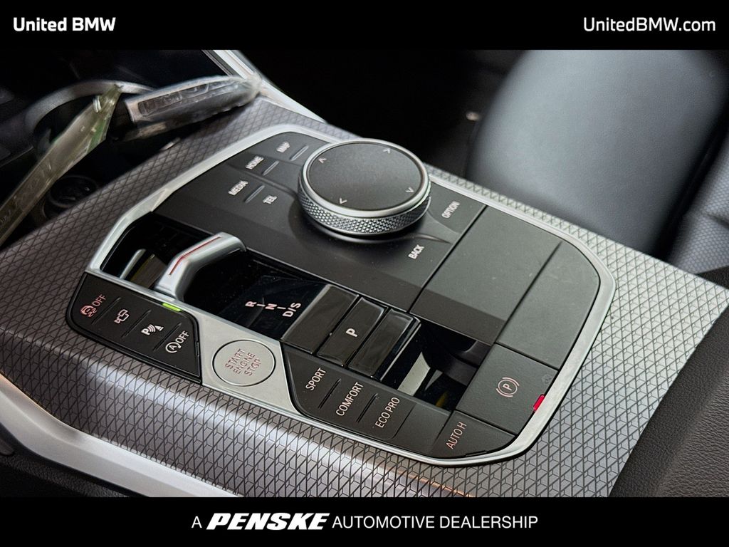 Thumbnail: 2025 BMW 3 Series - 17