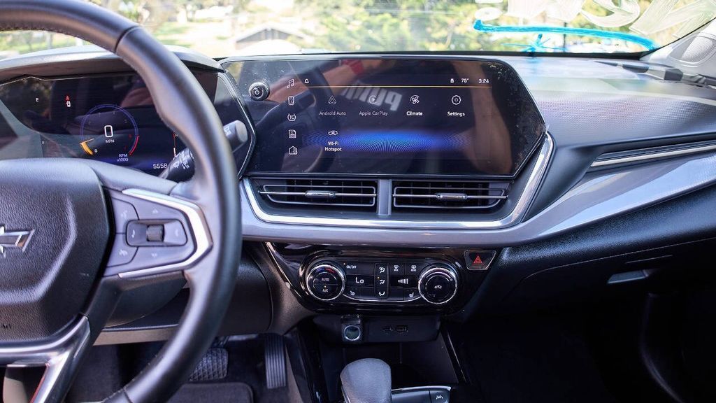 Used 2024 Chevrolet Trax ACTIV 4D Sport Utility