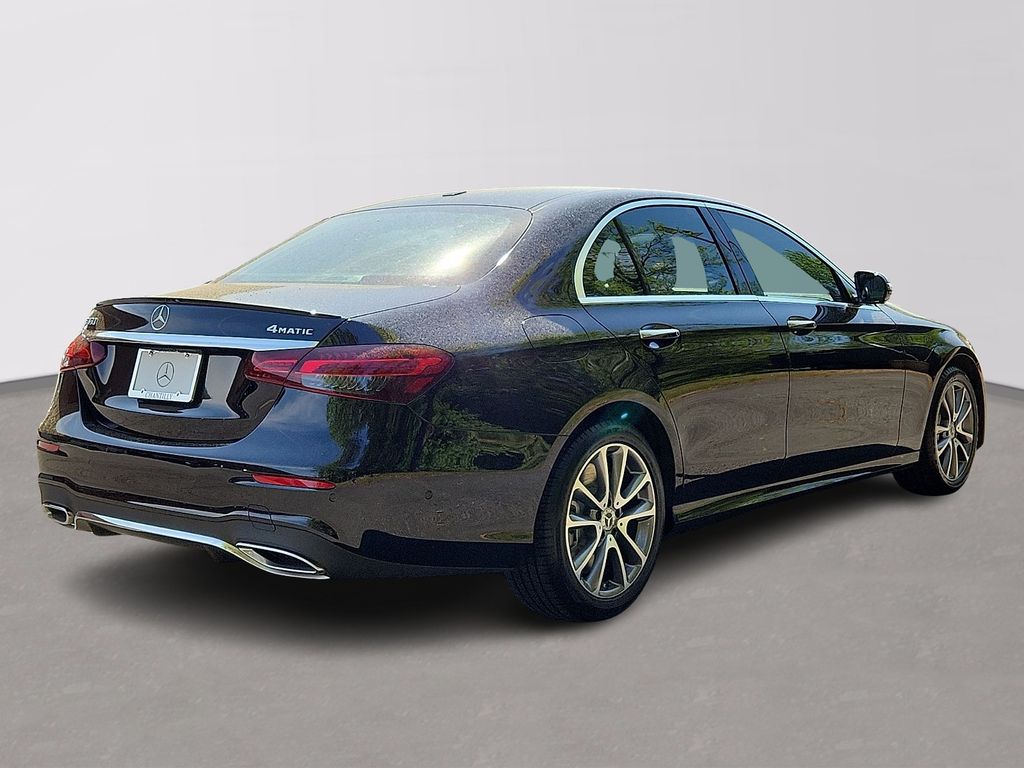 Thumbnail: 2022 Mercedes-Benz E-Class - 4
