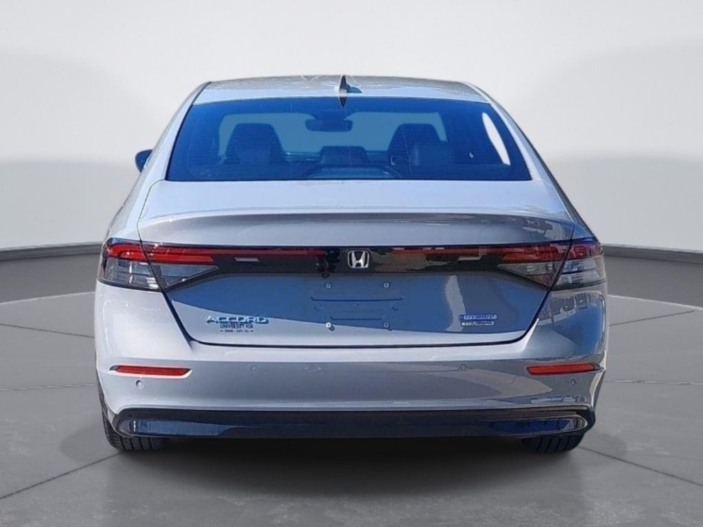 Used 2024  Honda Touring image 4
