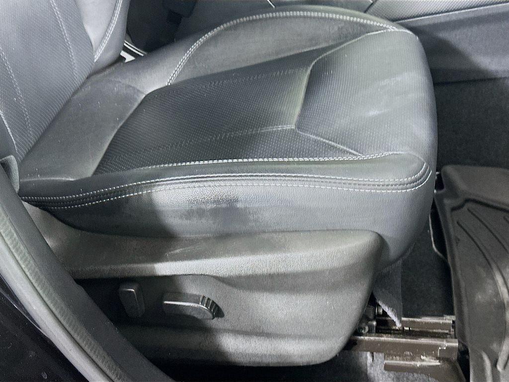 Used 2022 Black Subaru Touring image 23