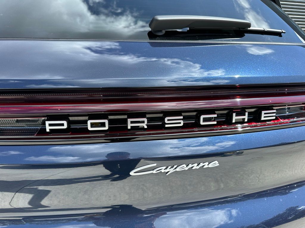Thumbnail: 2025 Porsche Cayenne - 12