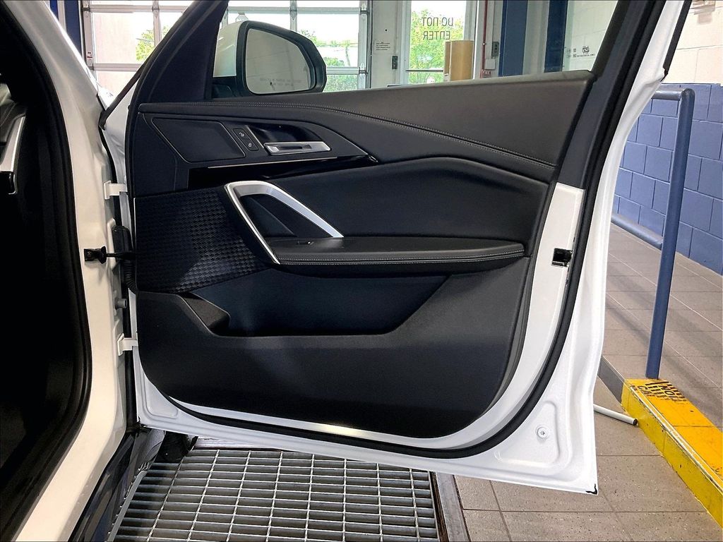 2026 BMW X1 — photo 12