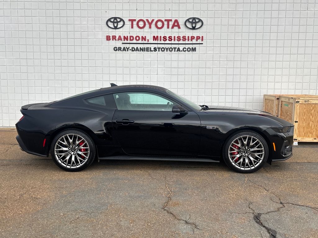 2025 Ford Mustang GT Premium's photo