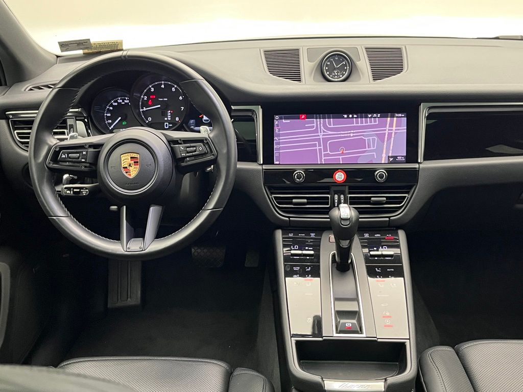 Thumbnail: 2024 Porsche Macan - 30