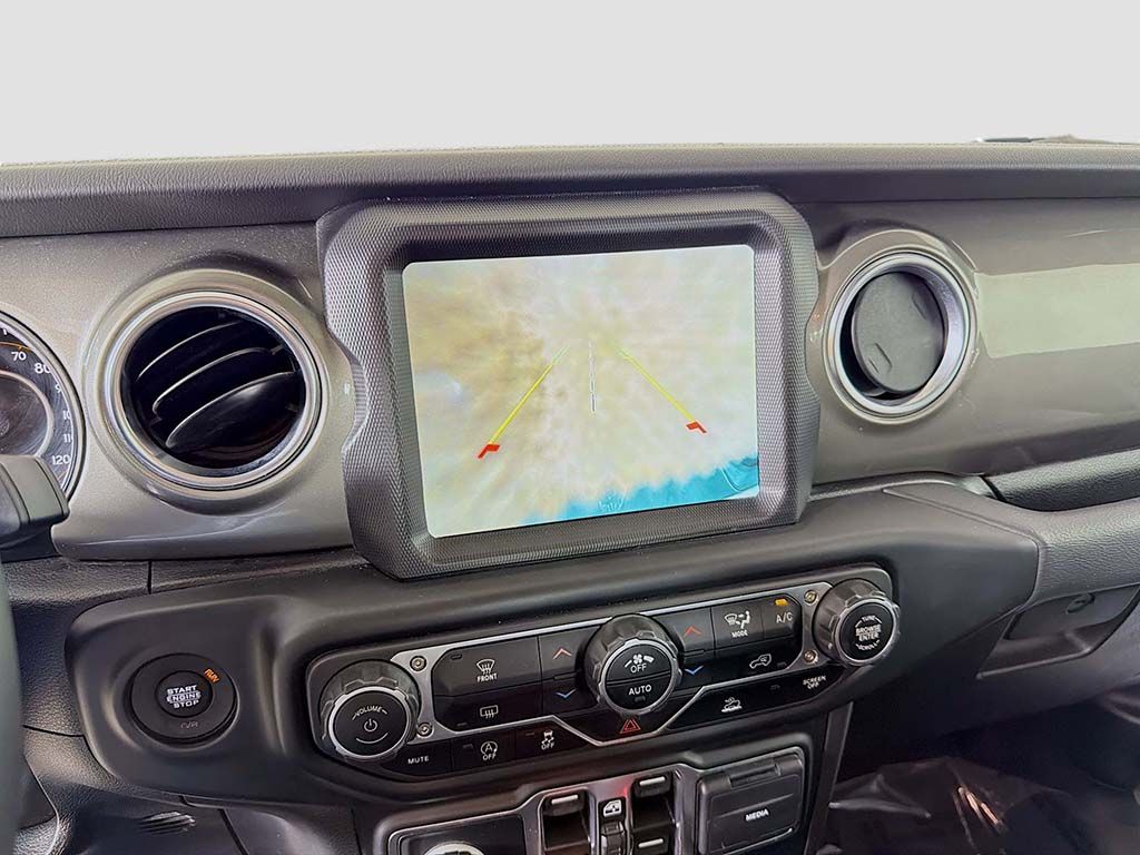 Used 2023 White Jeep Overland image 33