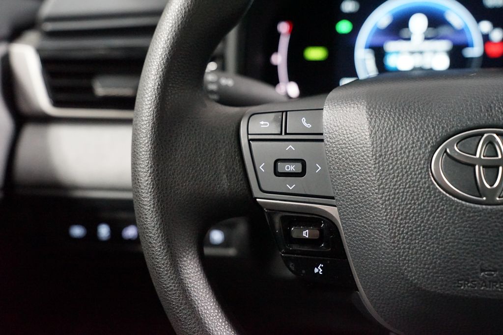 Thumbnail: 2025 Toyota Camry - 14